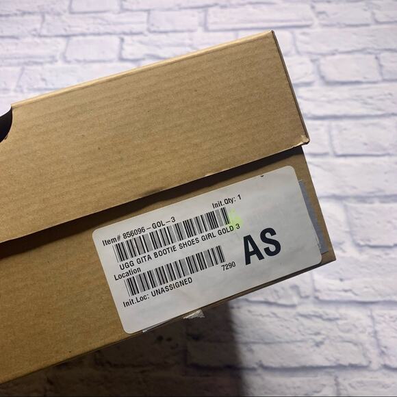 UGG Gita Bootie in Gold - Picture 10 of 10